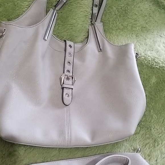 Black Rivet bags - Picture 2 of 4